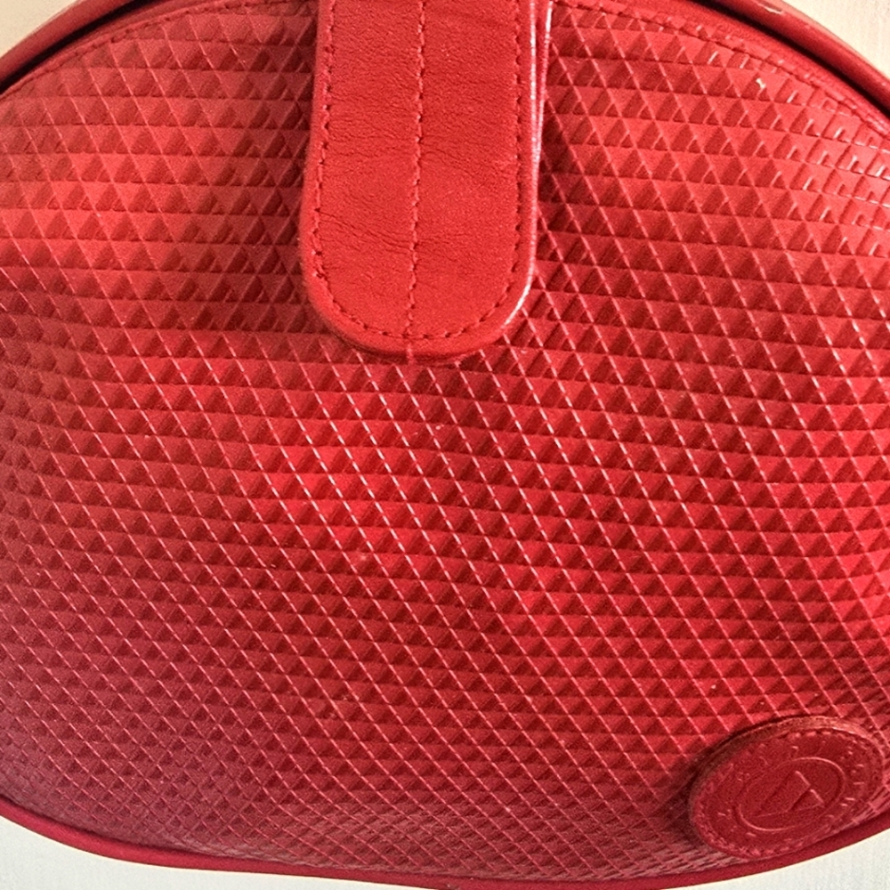 VINTAGE! Liz Claiborne Red Textured Shoulder Bag!Rare Find!  Pull Open/Close